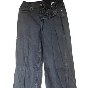 Silver Jeans Co. black jeans, size 28